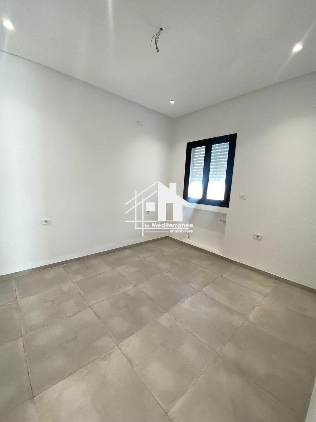 À louer étage de villa s3 jamais habité au bardo