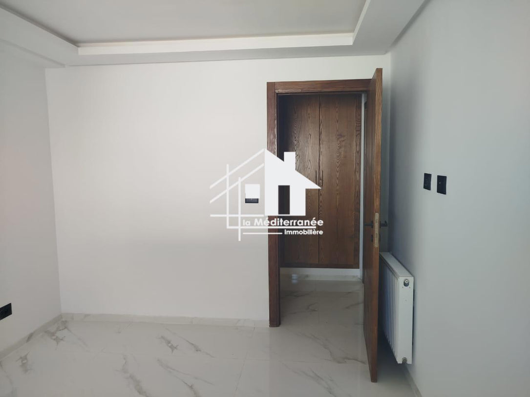 A louer un appartement S+1 cité Les Palmerais