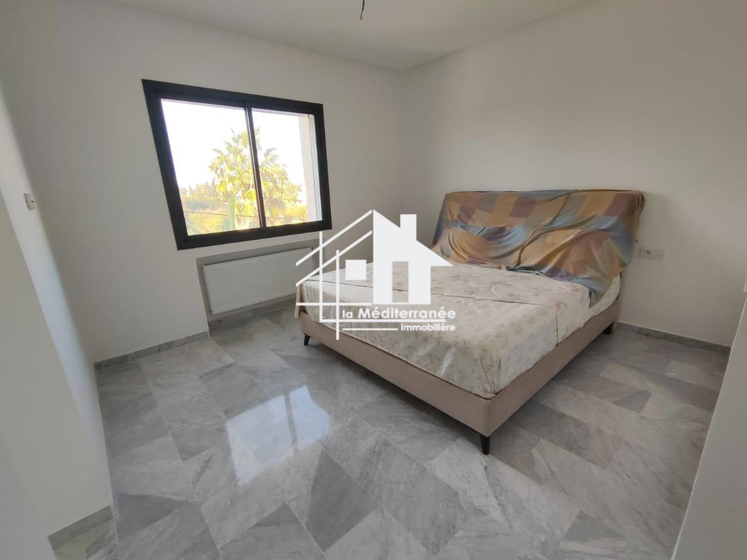 A vendre un luxueux s+2 à la soukra