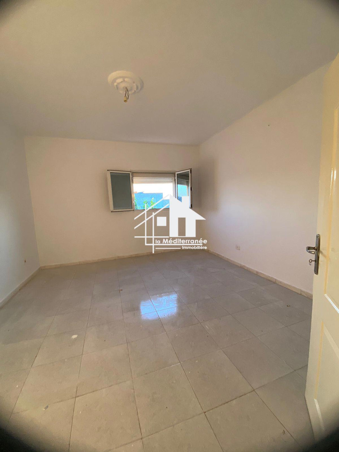 A louer un étage de villa S+3 au bardo cité Saada