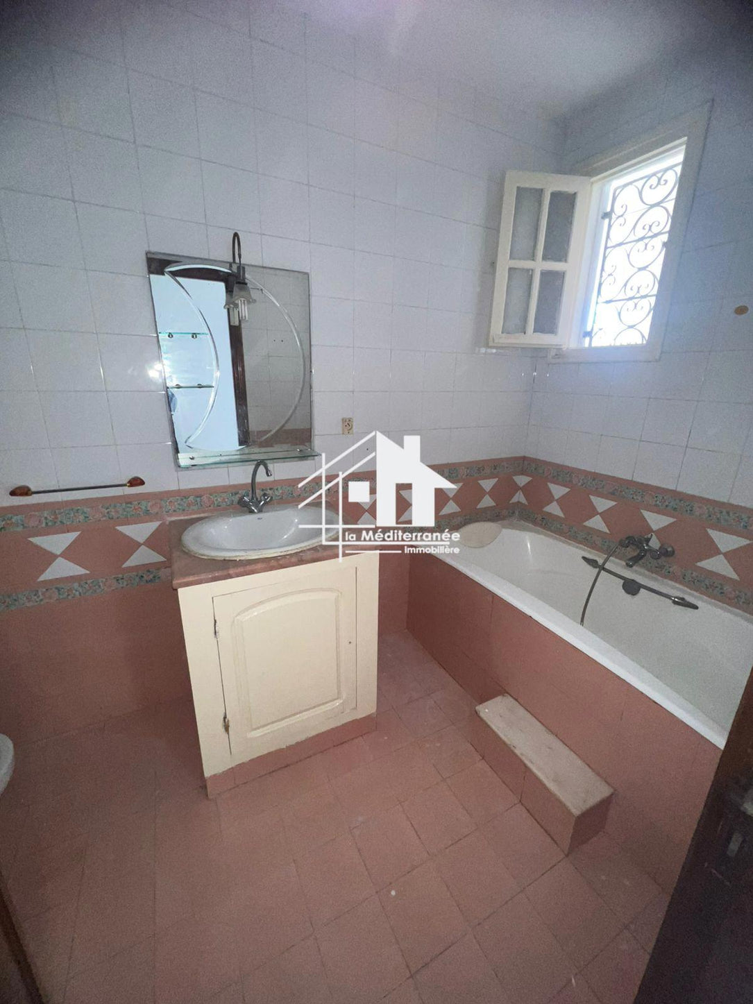 A louer étage de villa S+2 au Bardo