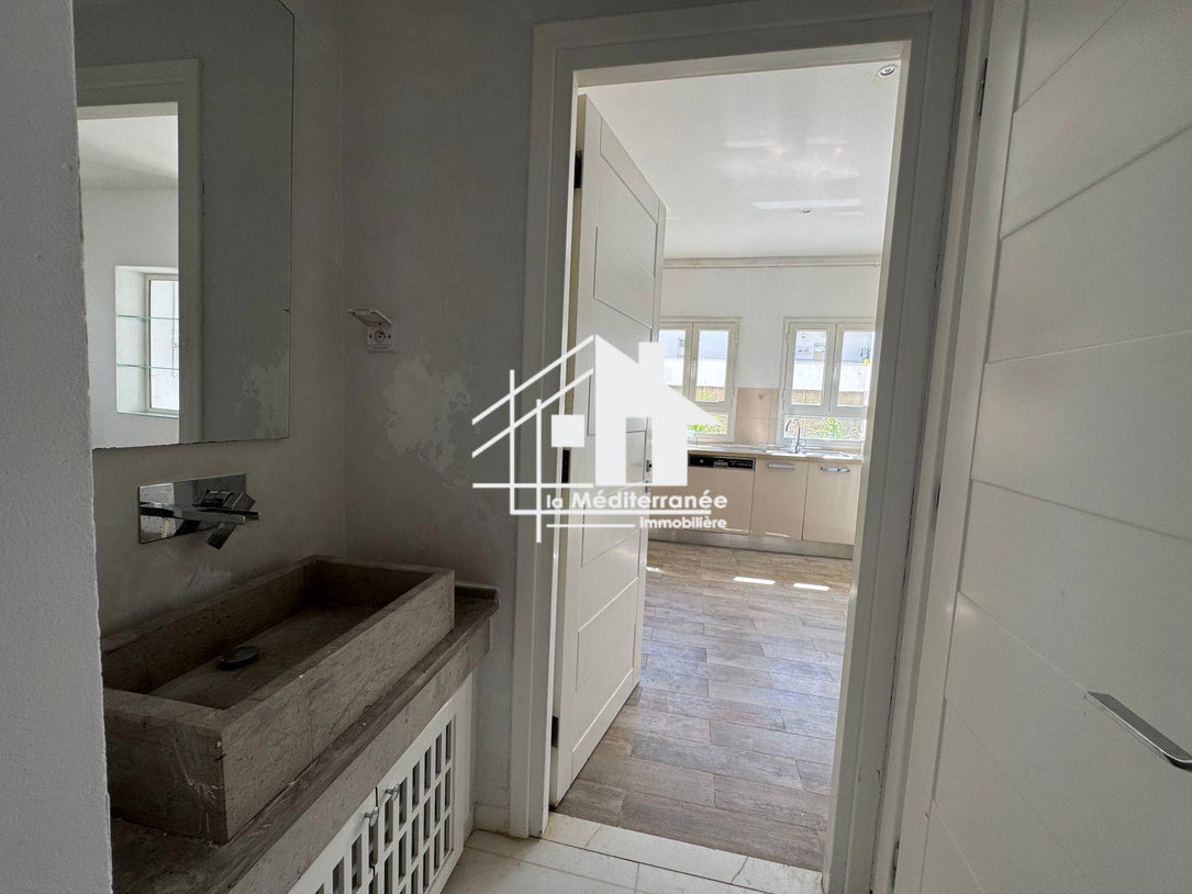 Triplex S+3 à Gammarth Village