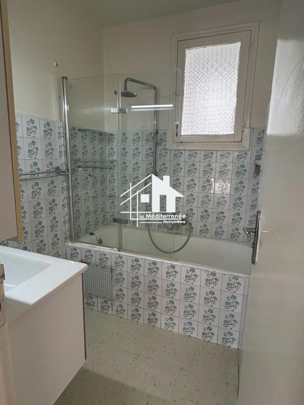 À vendre appartement S+3 rénové à Cité Olympique, Tunis