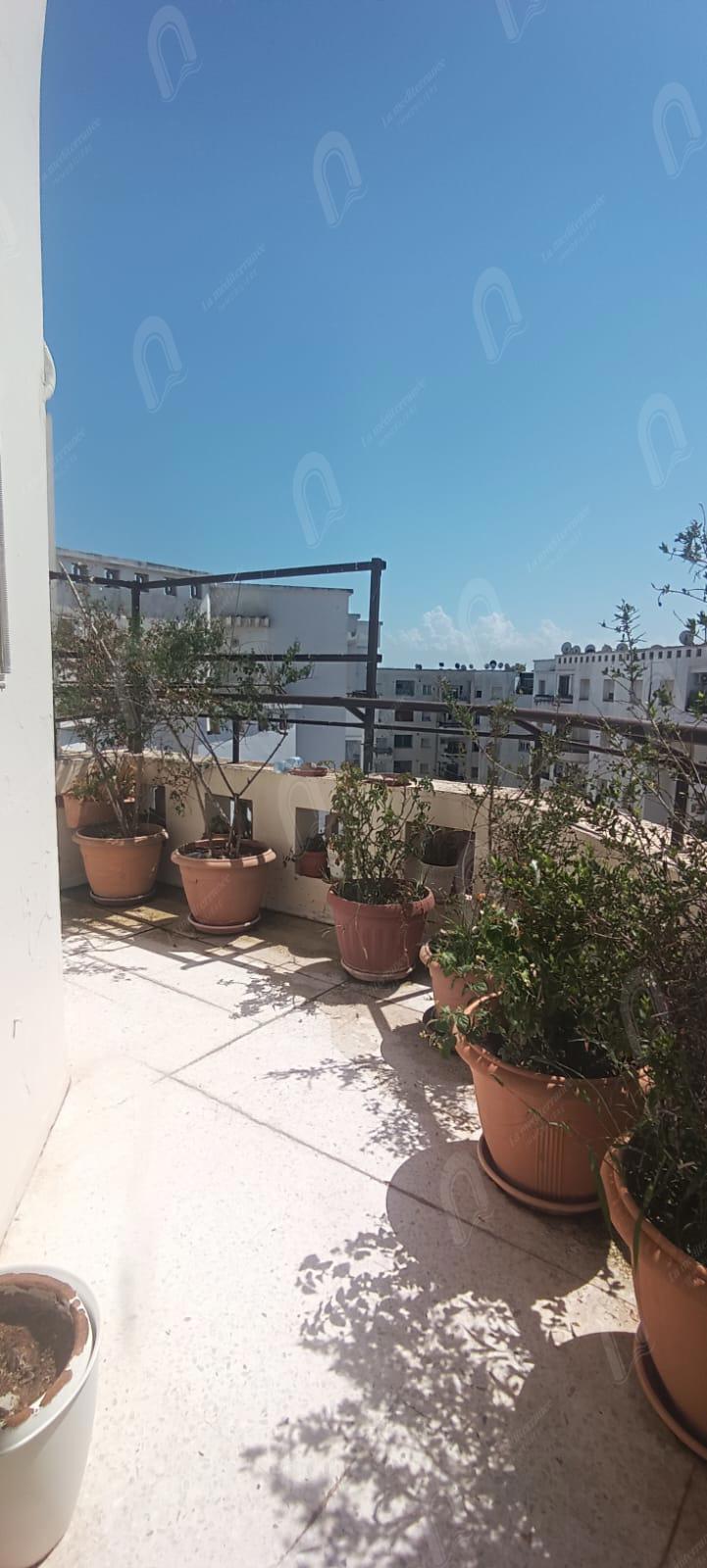 A vendre un spacieux s+4 à ain zaghouan