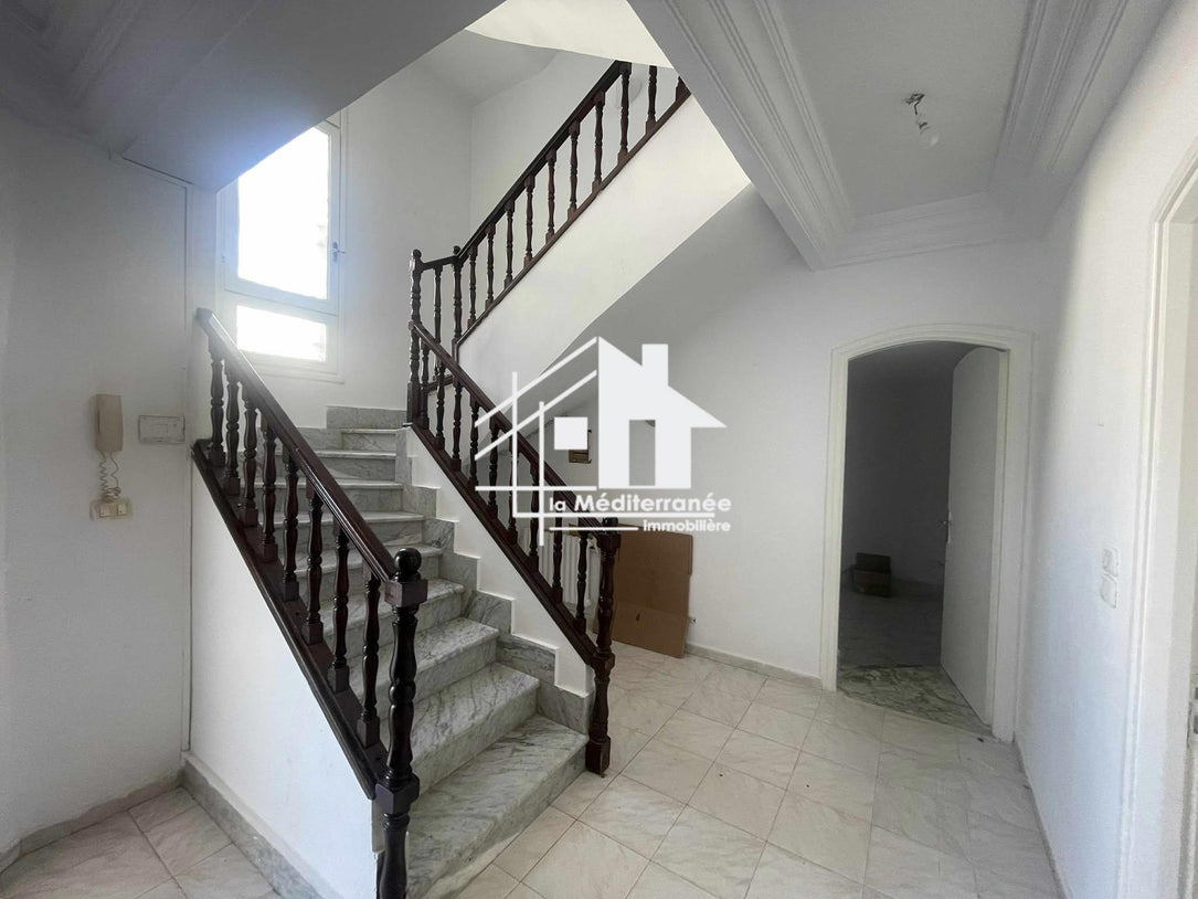 A louer une villa s+5 à Ezzahra ville