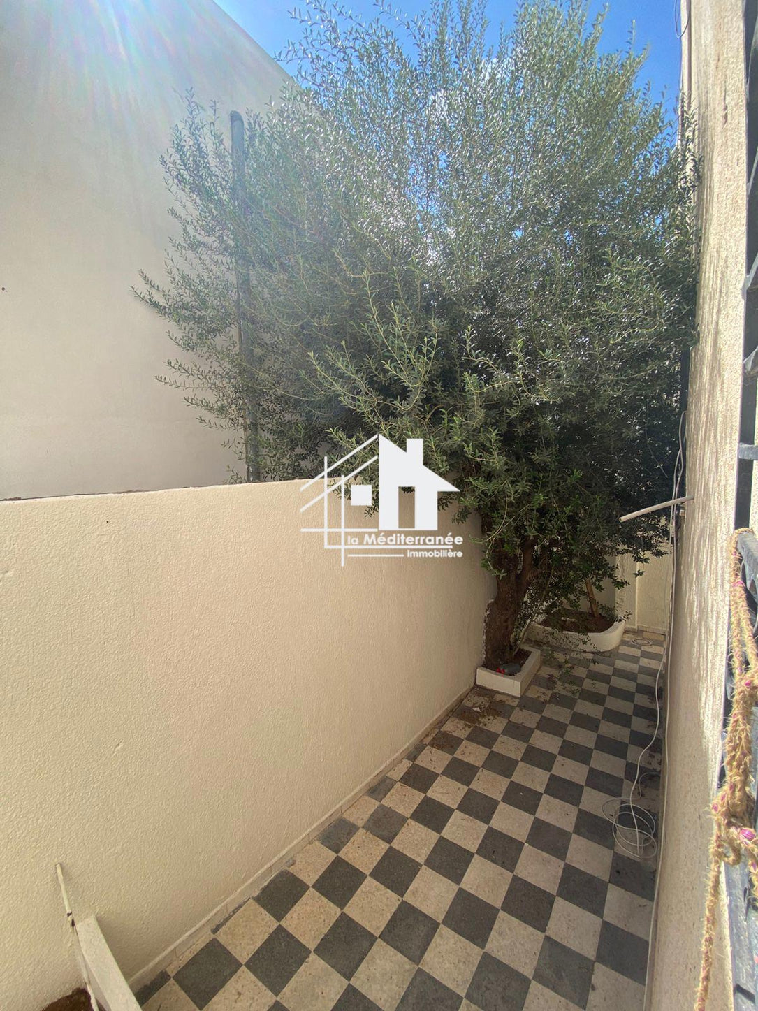 A vendre une villa au bardo 2