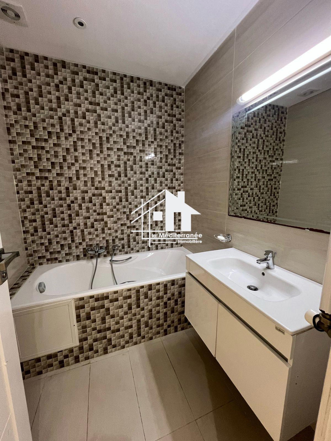 A vendre appartement s3 hst à Manouba