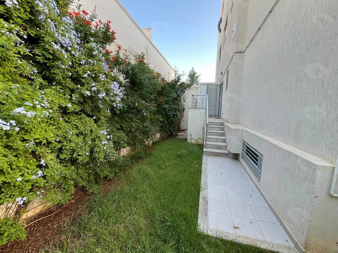 À louer S2  vide ou meublé avec jardin au RDC  route du Relais