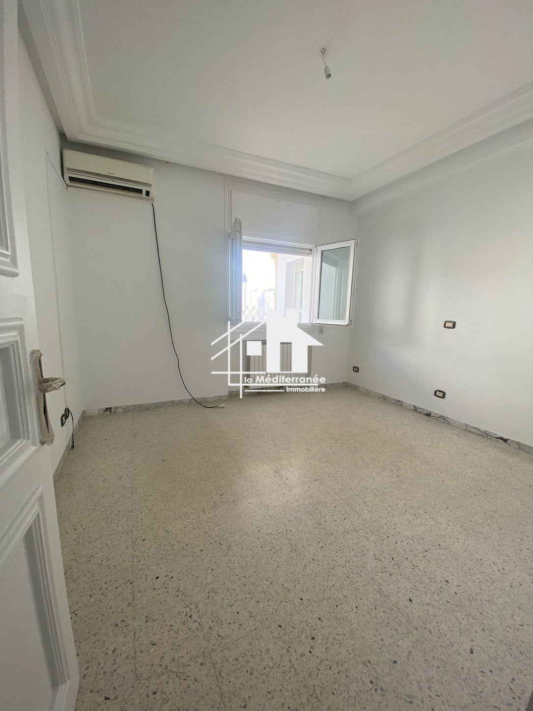 A louer appartement S+3 à Ennassr