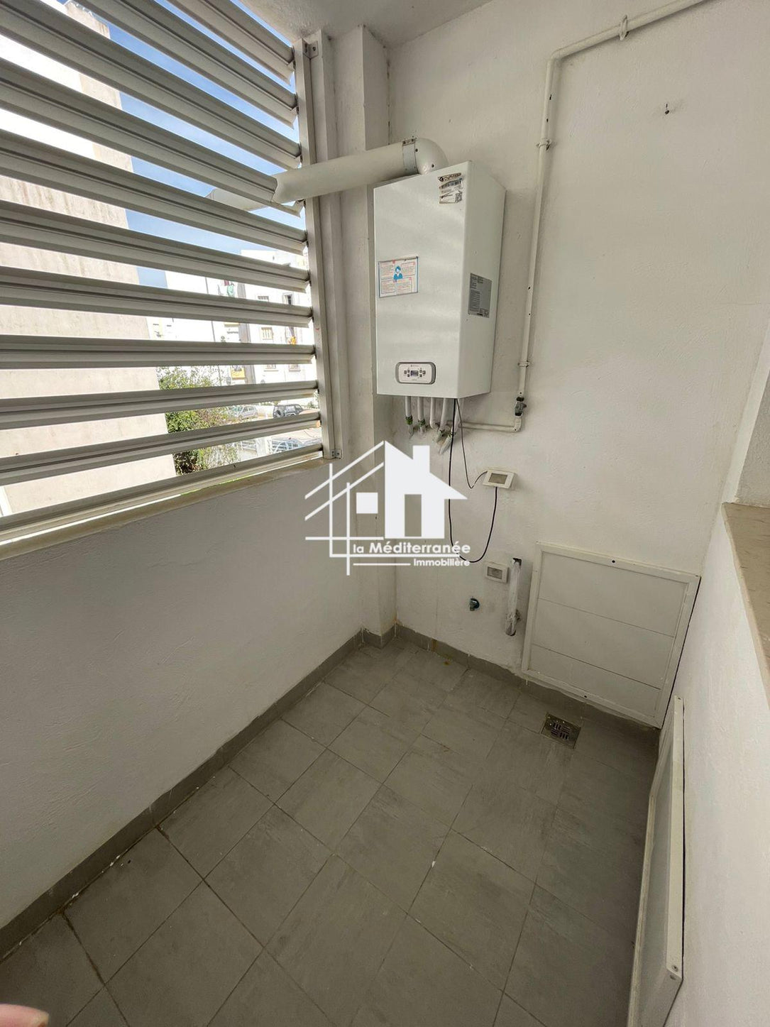 A louer appartement S+3 hst  à manouba