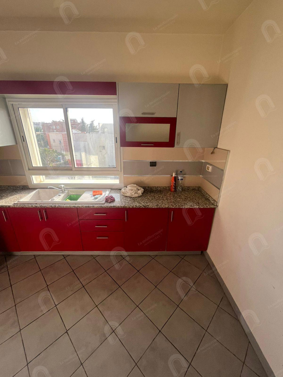 A louer étage de villa s+3 20 mars le bardo
