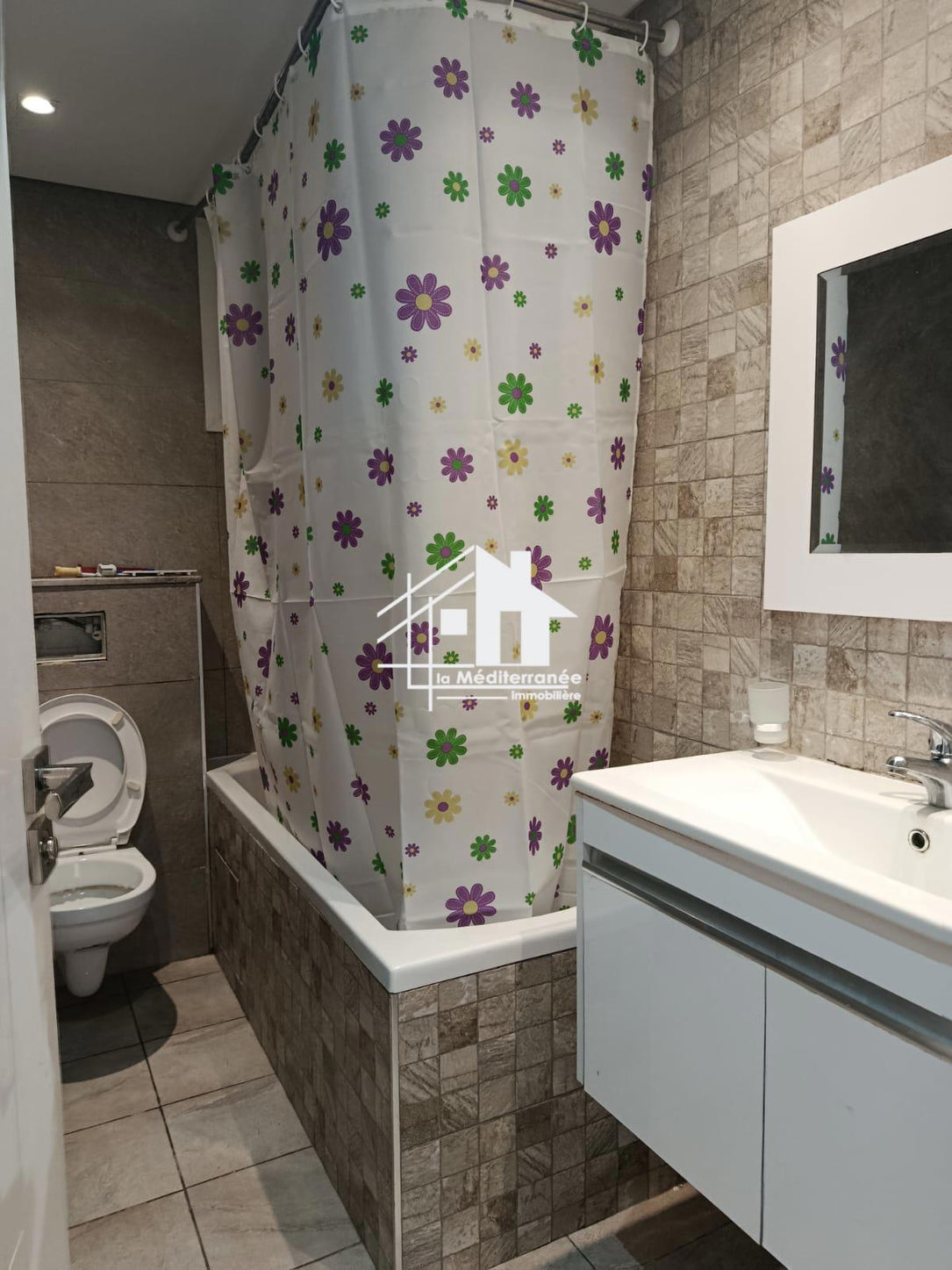 Appartement S+4 aux jardins de carthage