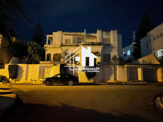 A vendre villa a  cite ennaser 1