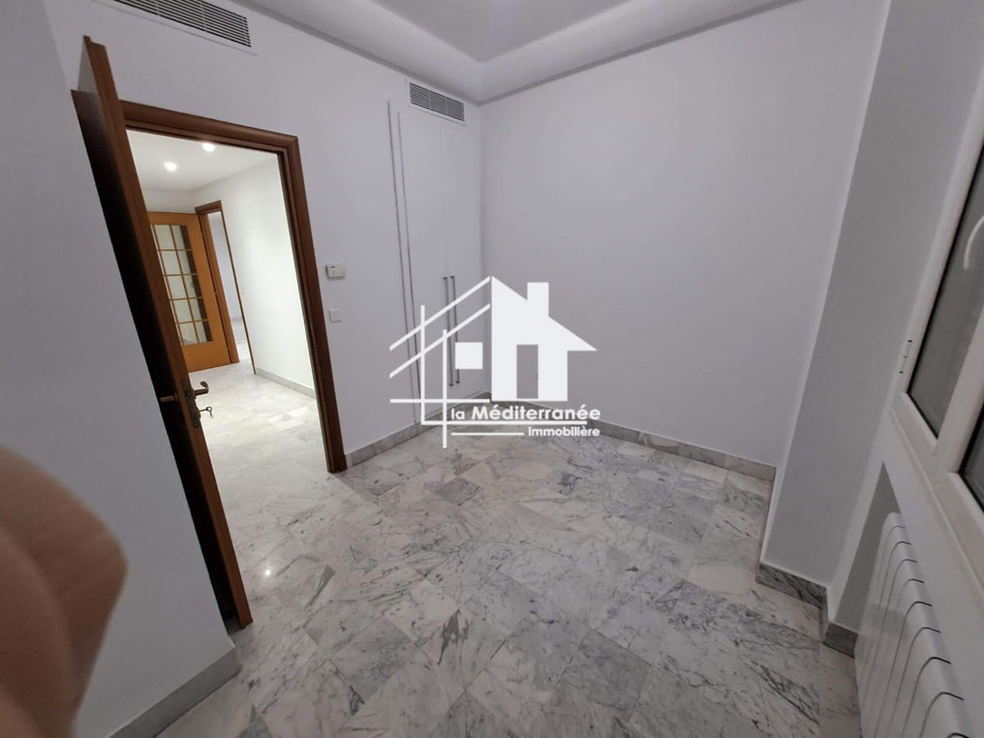 A louer appartement S+3 au Lac 2
