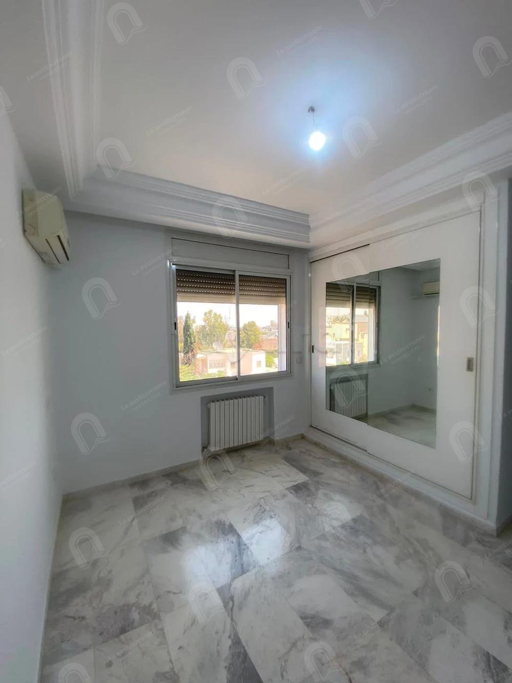 A louer un appartement s+3 à manar 2
