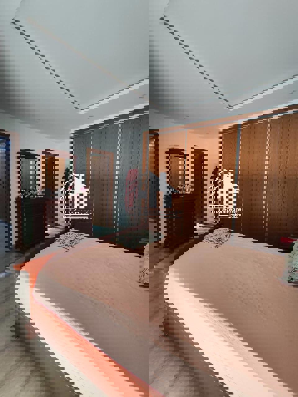 A vendre un s+3 avec terrasse de 30m² à chotrana1