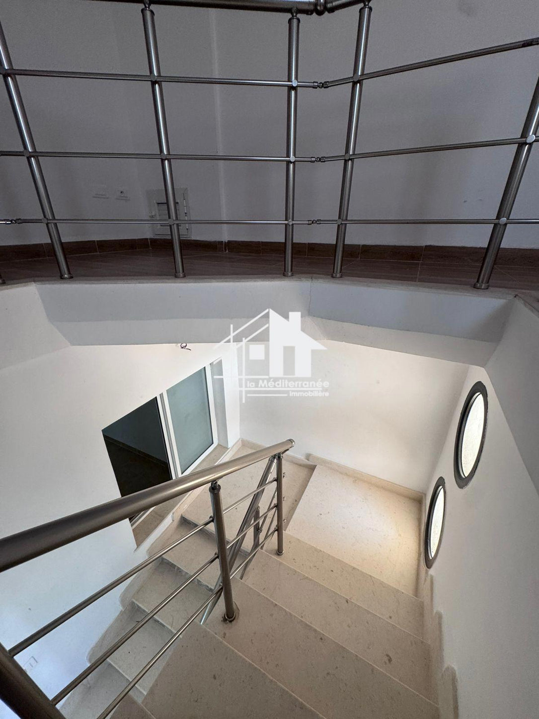 a louer étage de villa s+2 à cité ezzouhour 1