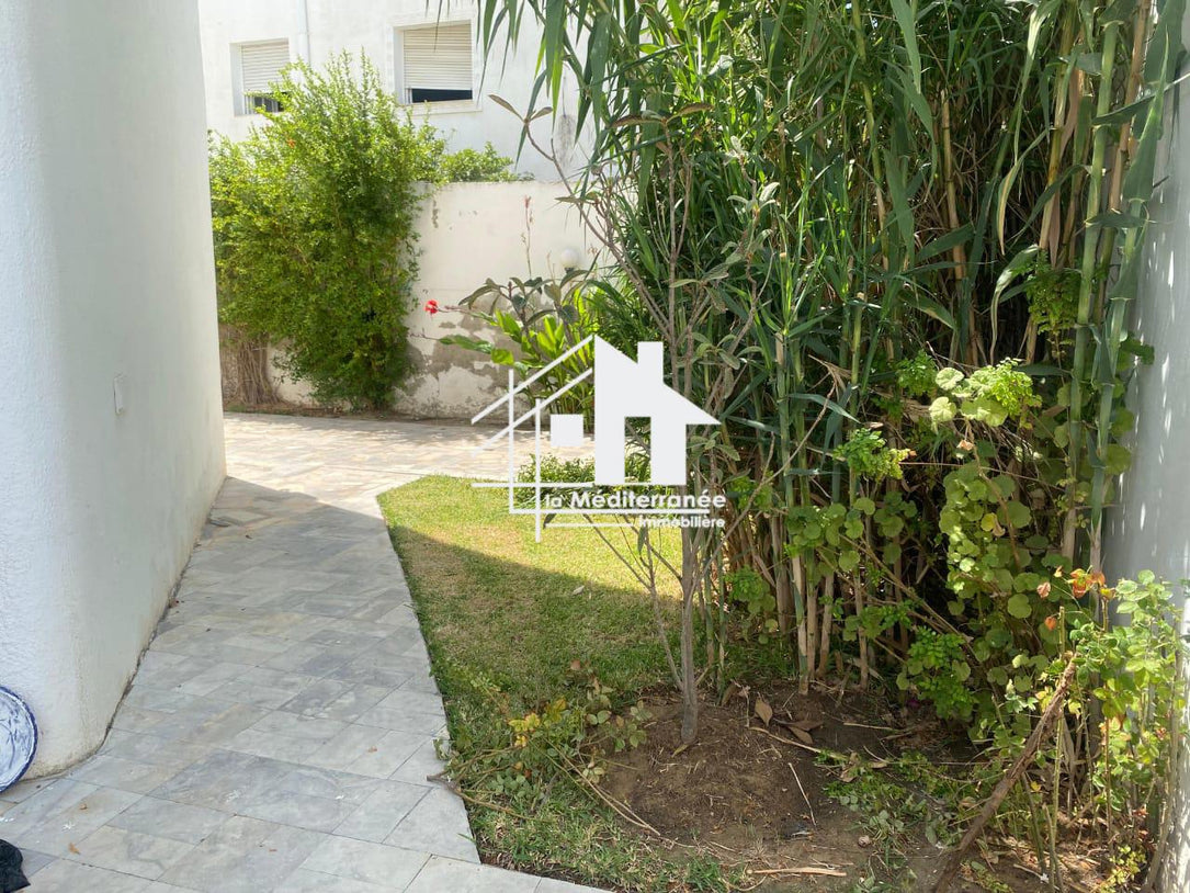 A louer villa S5 à la soukra
