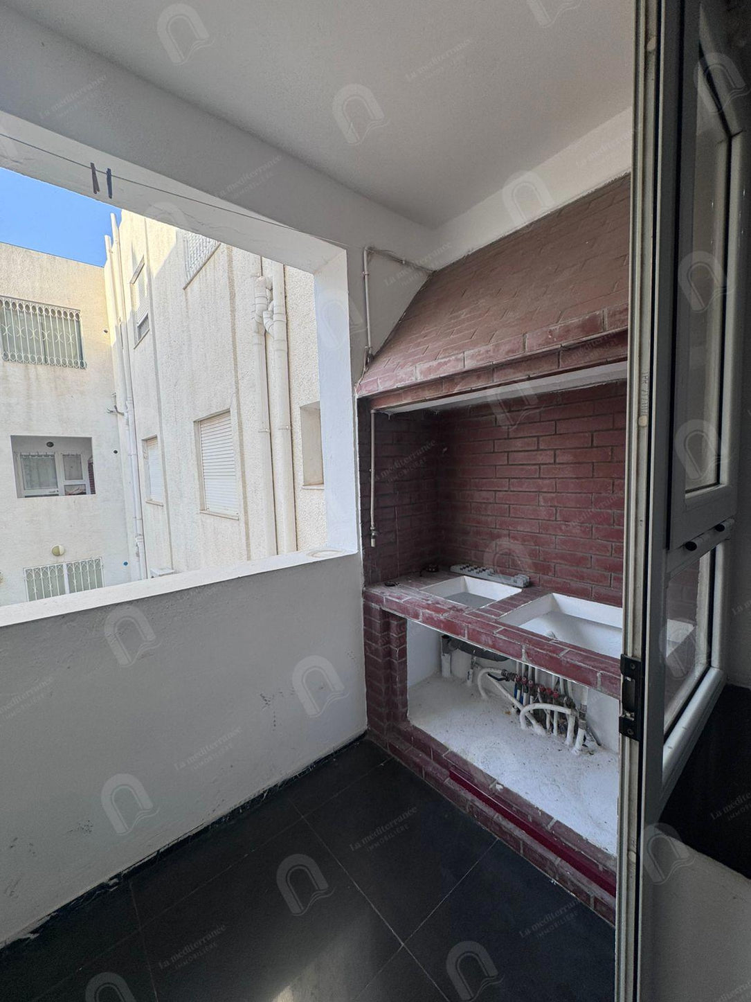 A louer Appartement S+3 hst au bardo