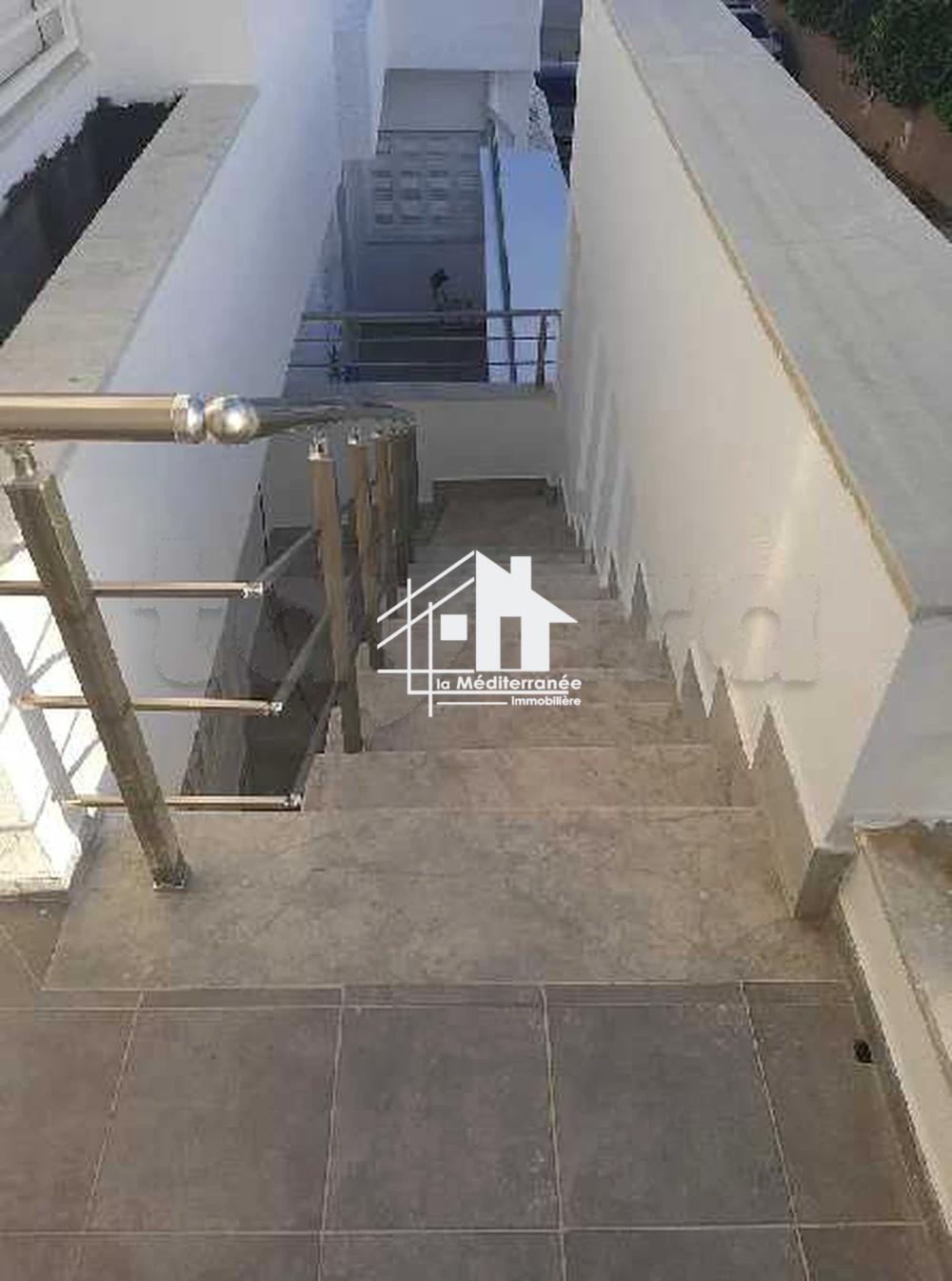 A louer étage de villa S+2 a manar 1