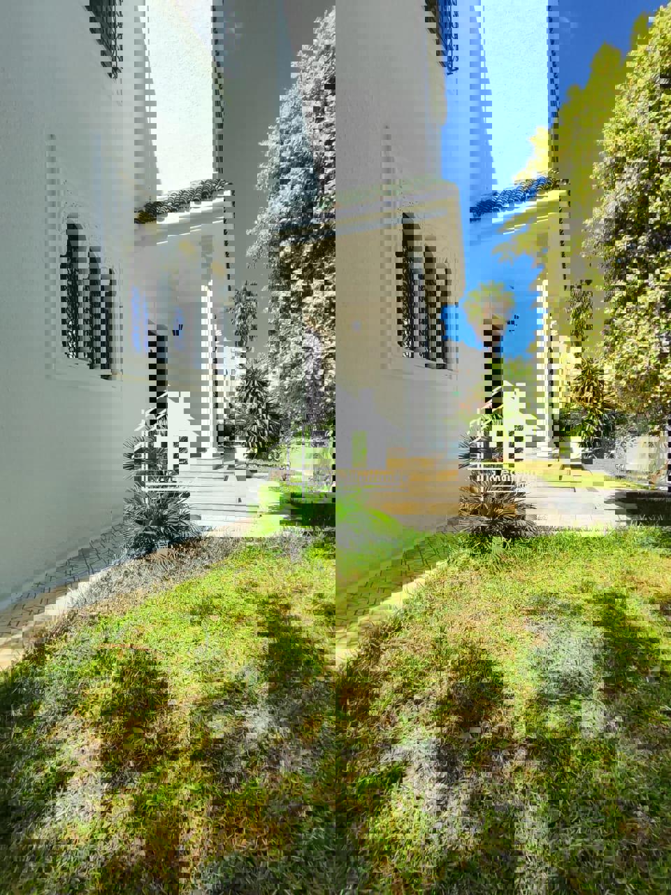 A louer une villa indépendante aux berges du lac 1
