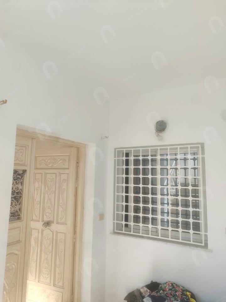 A louer un étage de villa S+2 à khaznadar