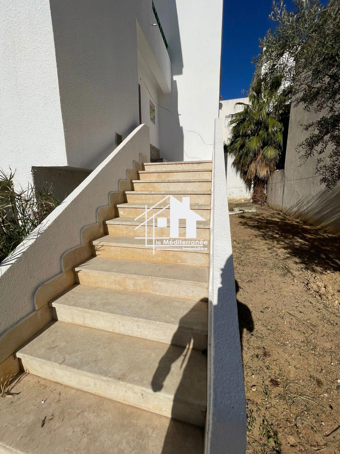 A louer S+1 a ennaser 2