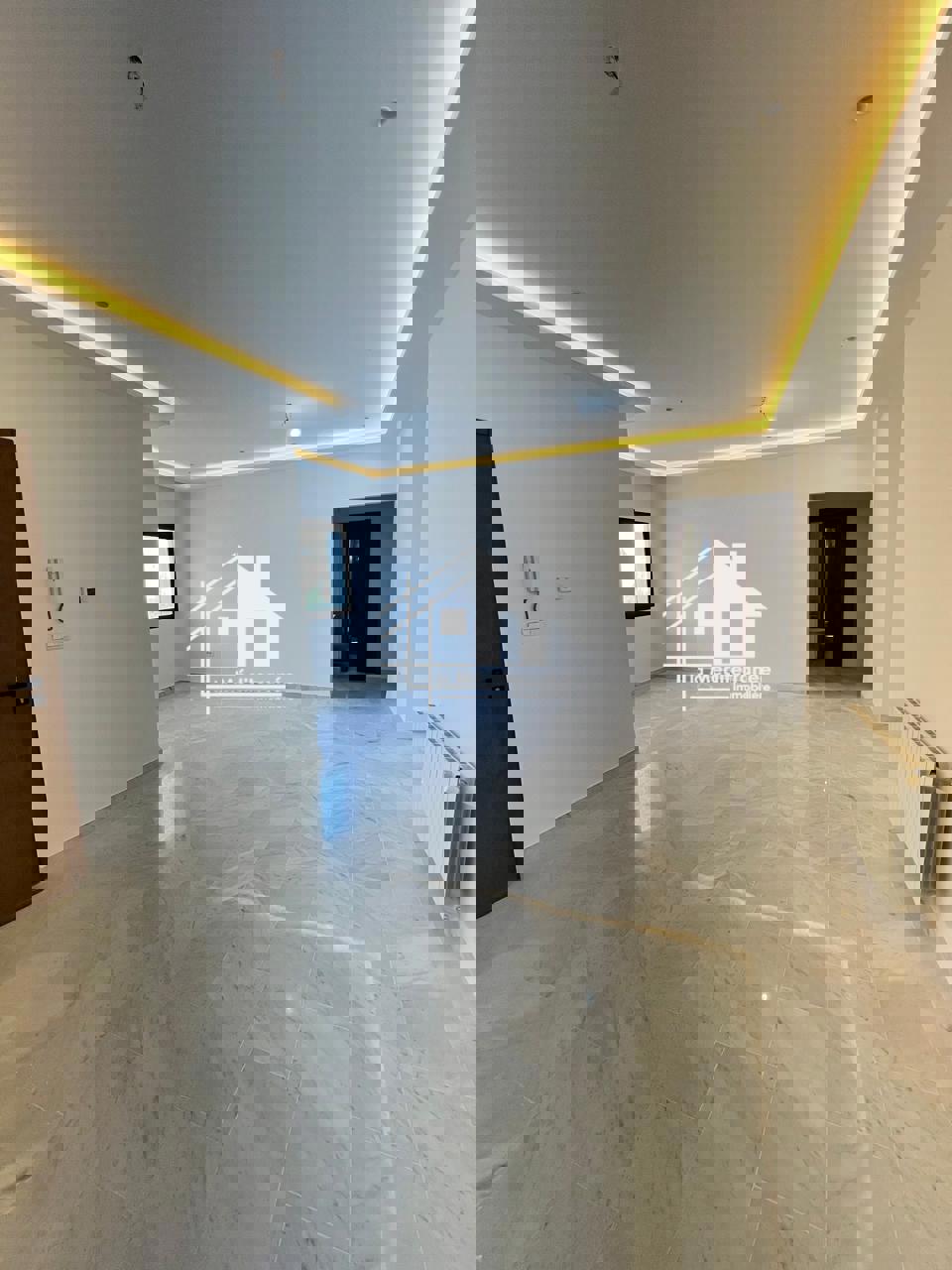 A louer appartement S+3 à la Marsa