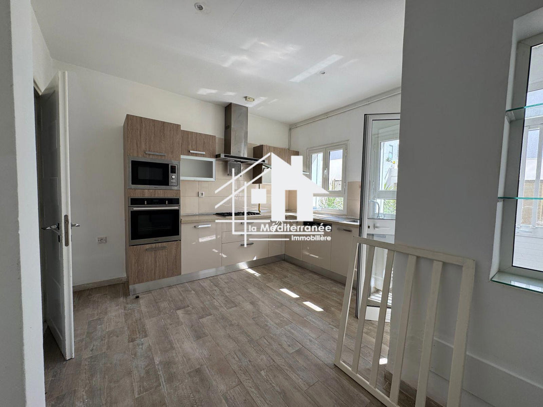 Triplex S+3 à Gammarth Village