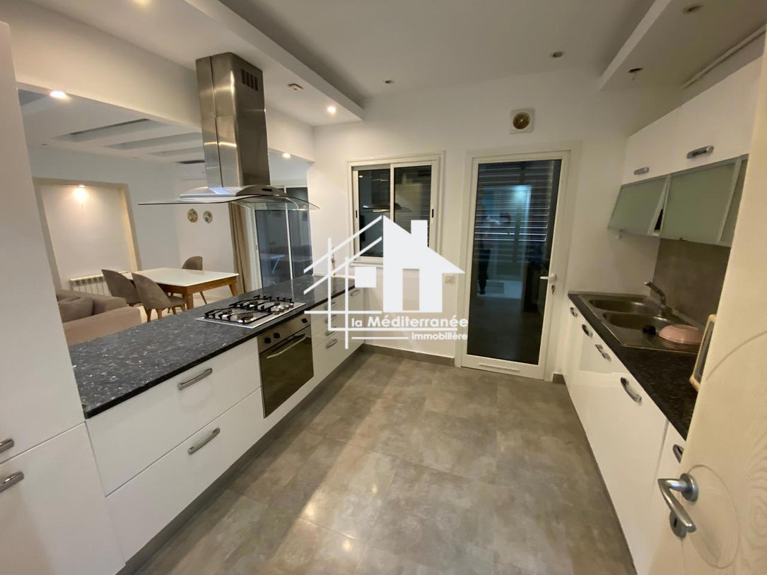 Un appartement S+2 meublé à louer au lac 2