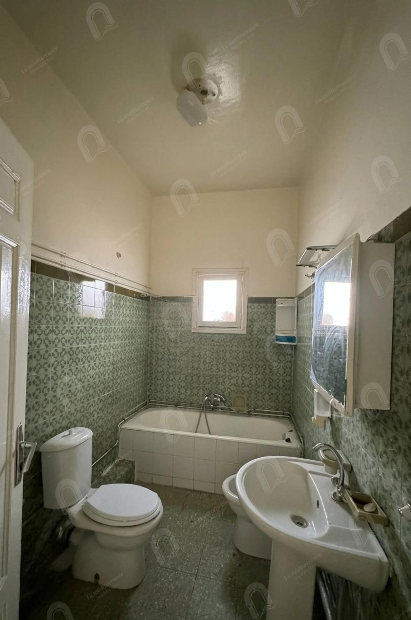 A louer étage de villa S+2 au bardo