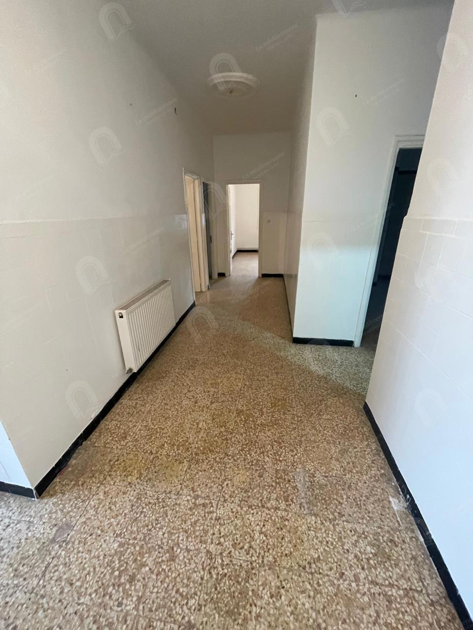 A louer une villa S+4 indépendante au bardo lahneya
