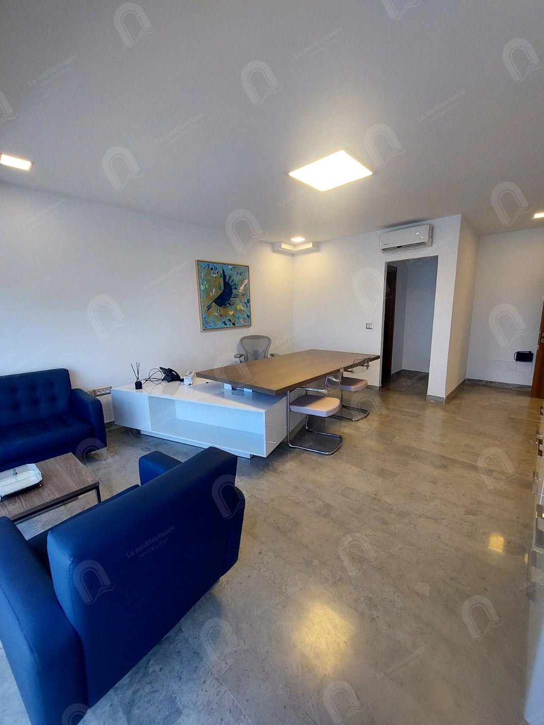A louer Bureau H2 meublé à la soukra