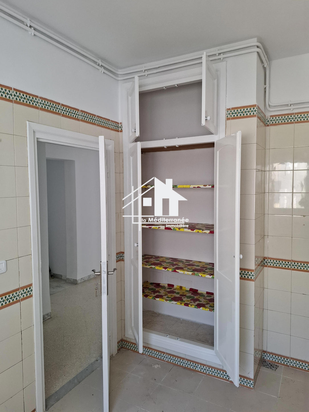 A vendre s+3 a la Soukra