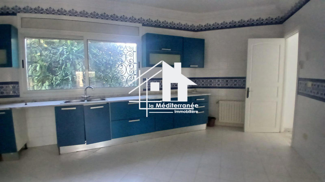 une villa S+4 a gammarth