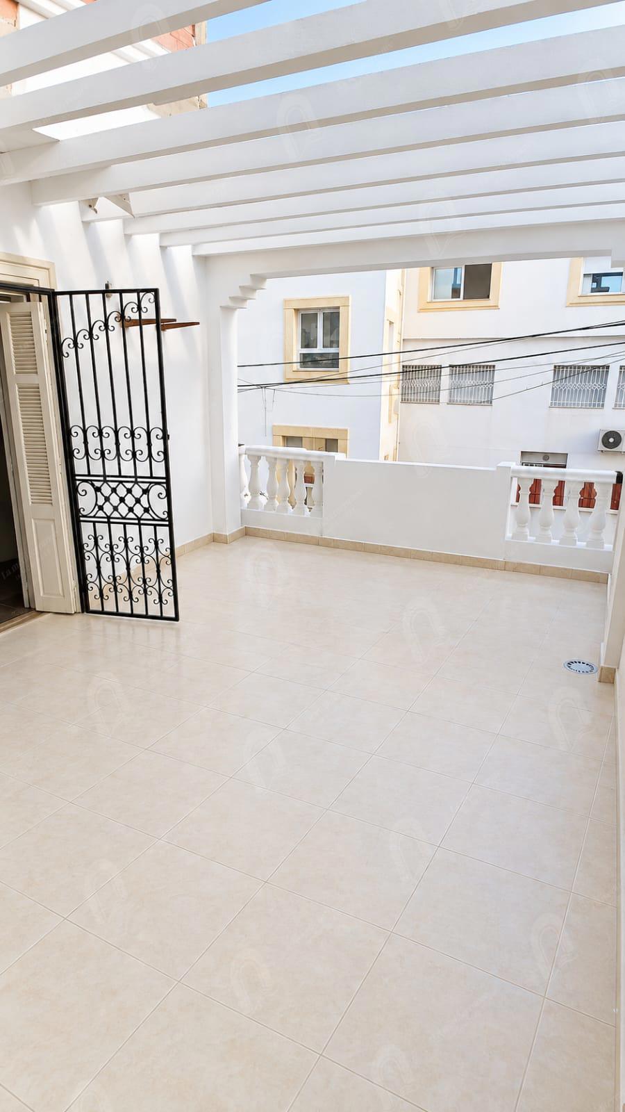 A louer un appartement S+2 à khaznadar