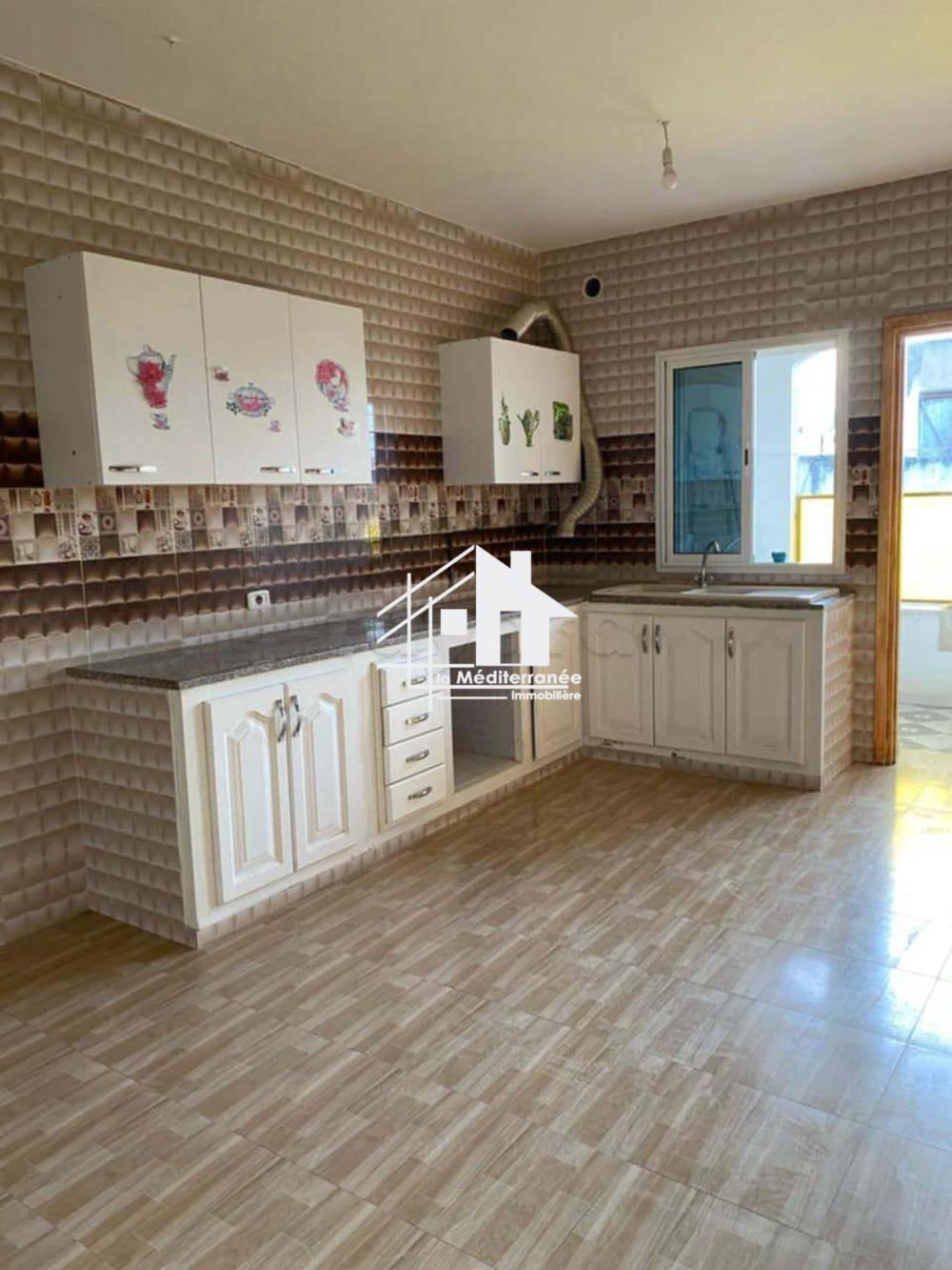 A louer appartement S+3 au Bardo