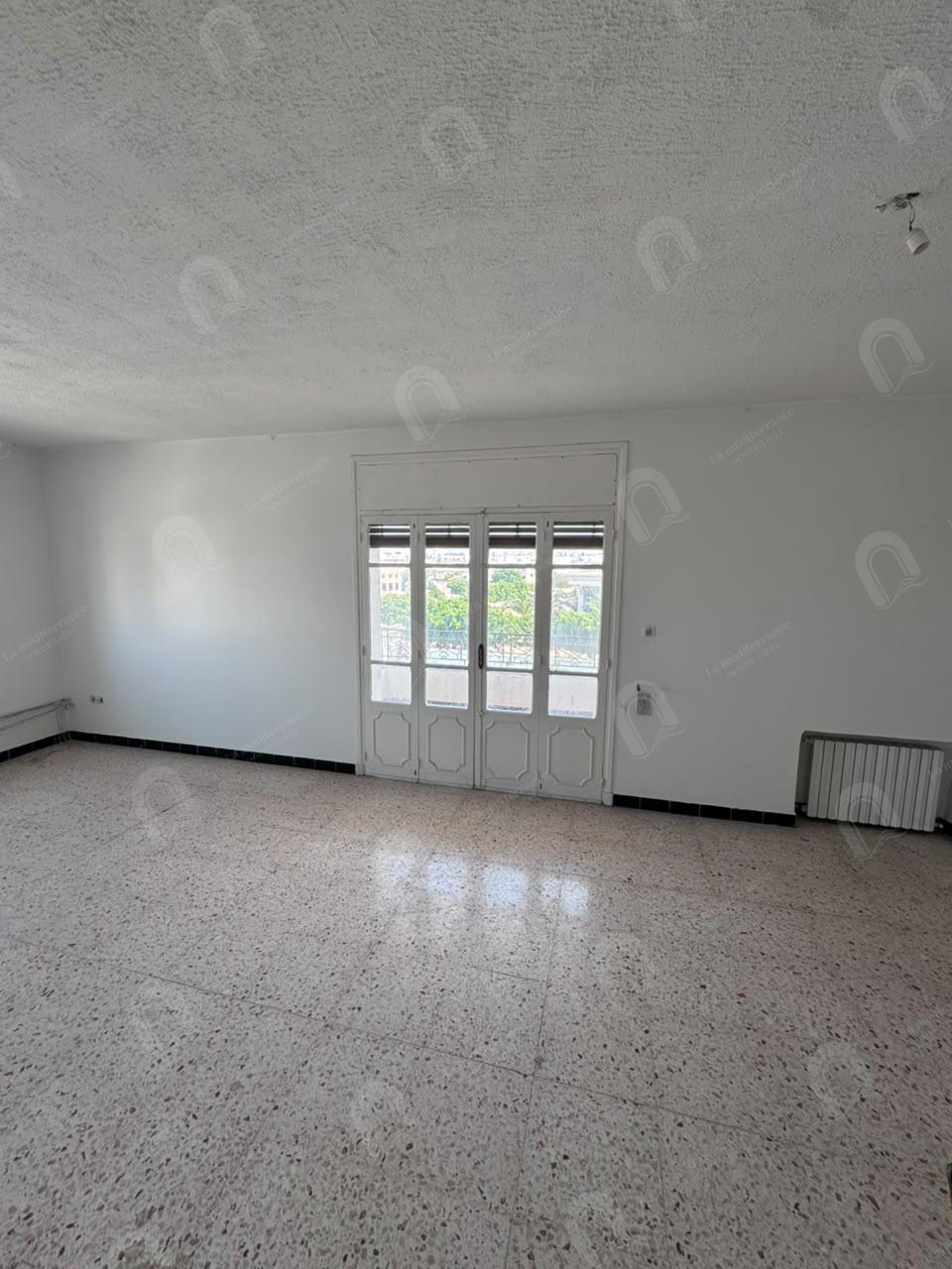 A louer un étage de villa S+4