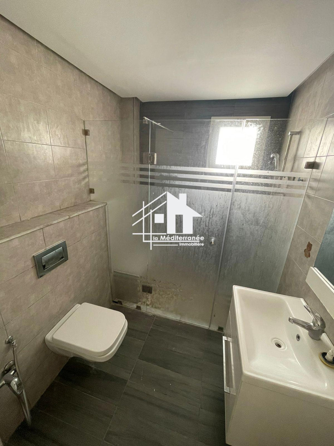 A louer appartement S+3 hst  à manouba