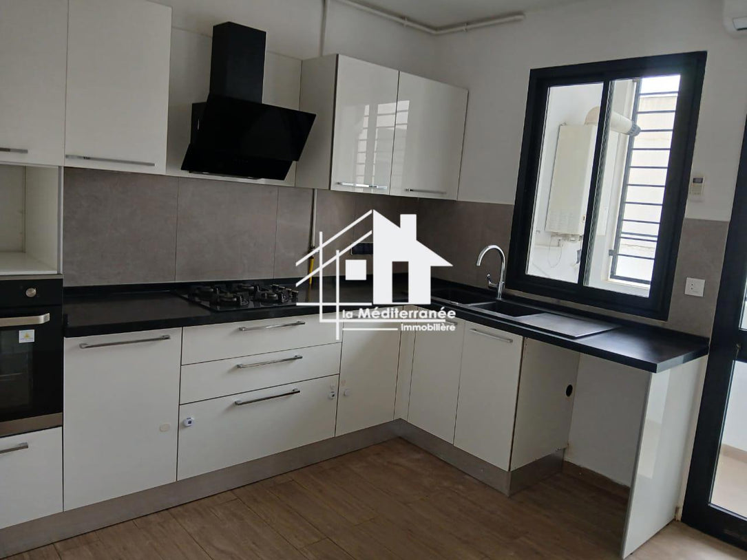 A vendre  s+3 à la nouvelle soukra