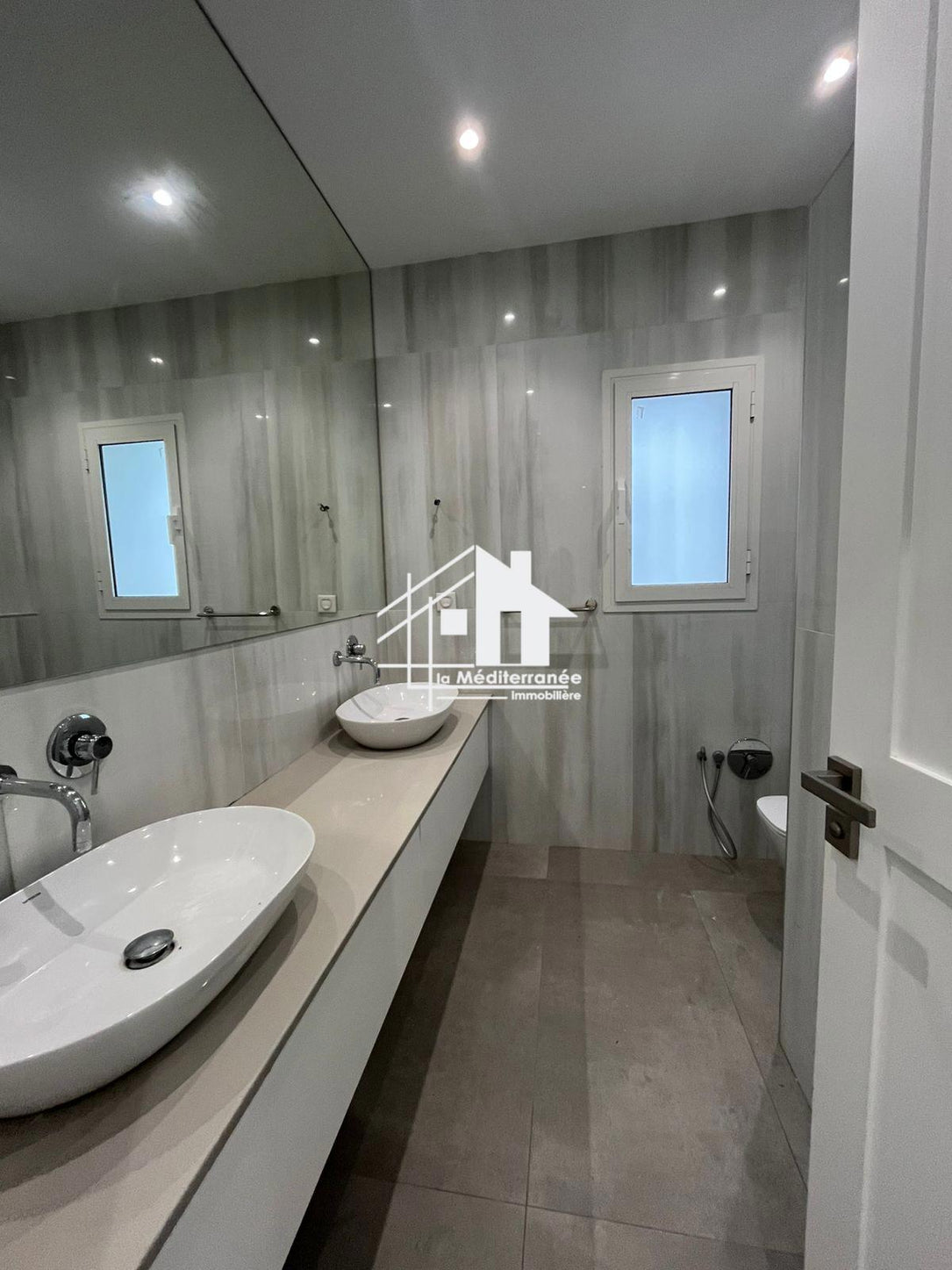 A louer une villa s+4 à Gammarth