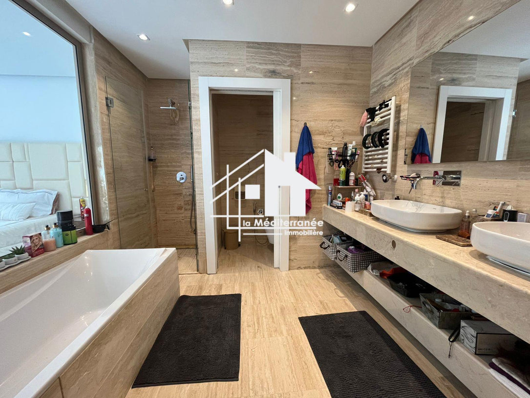 A louer un appartement s+2 vide à Gammarth touristiqie