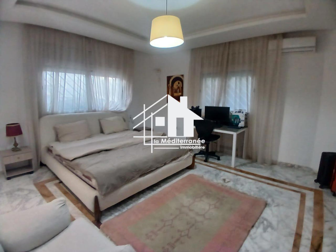 A louer un duplex s+4 meublé à la Marsa