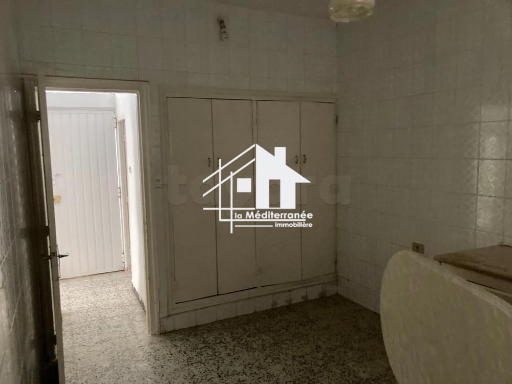 A louer un étage de villa S+1 au Bardo 2