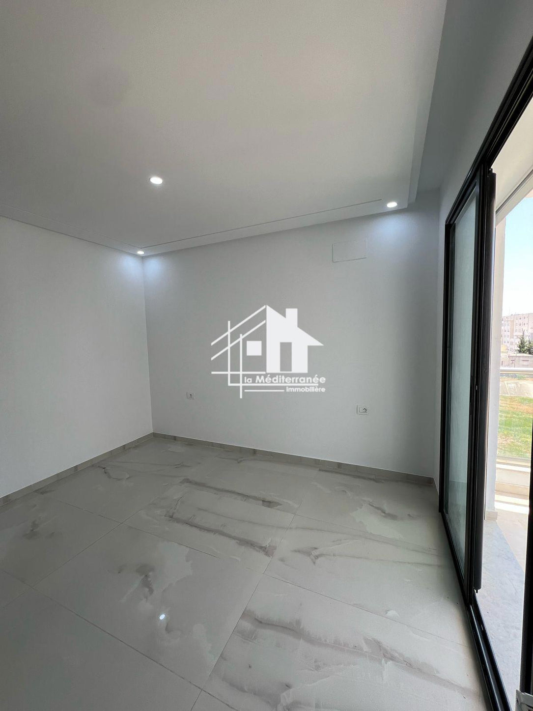 a louer appartement s+2 hst à manouba