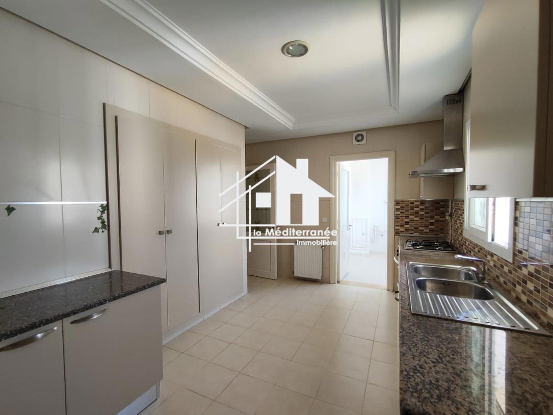 A vendre S+3 a Dar Fadhal, La Soukra