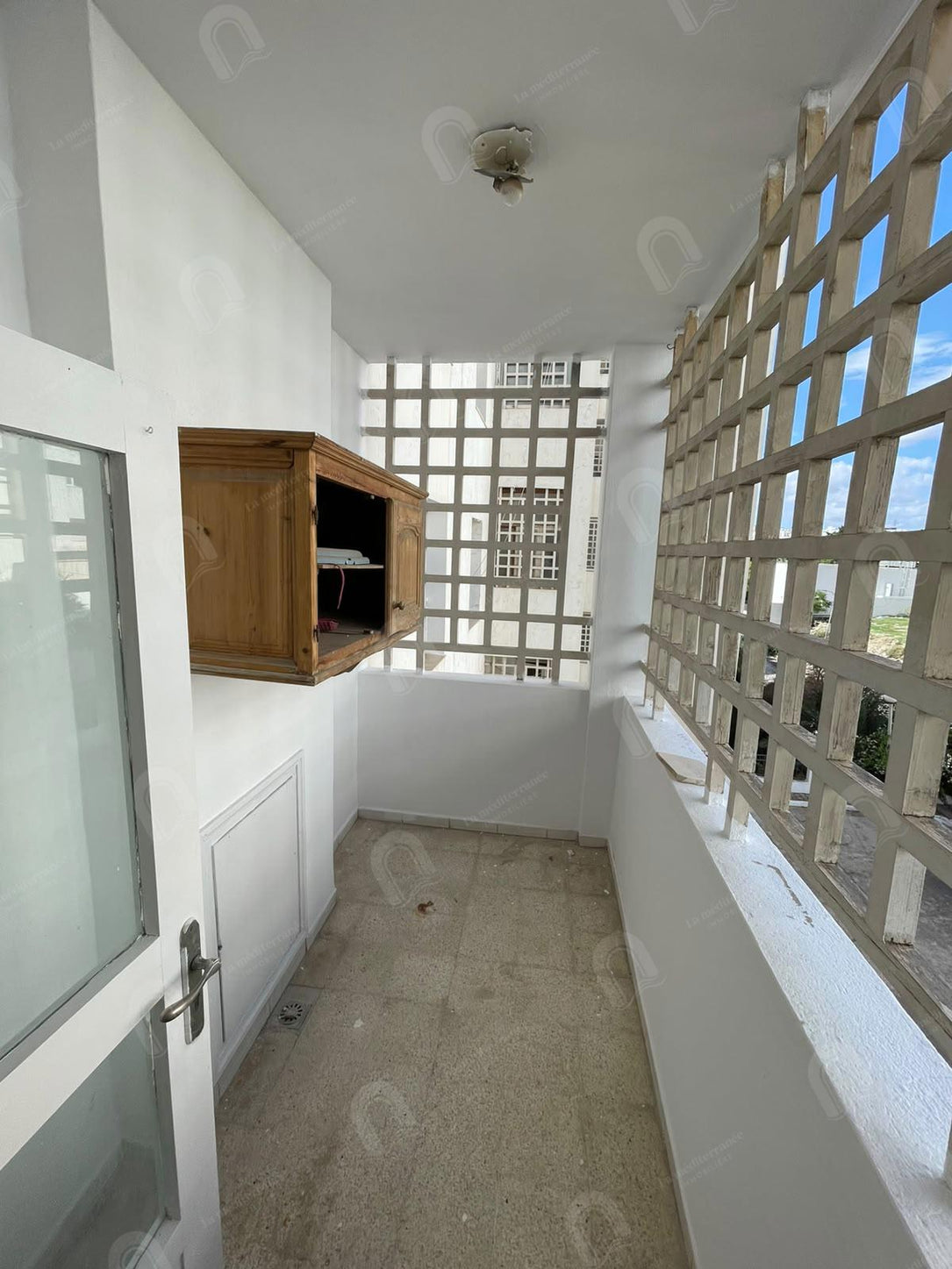 A vendre un appartement S+3 à cité ennasr