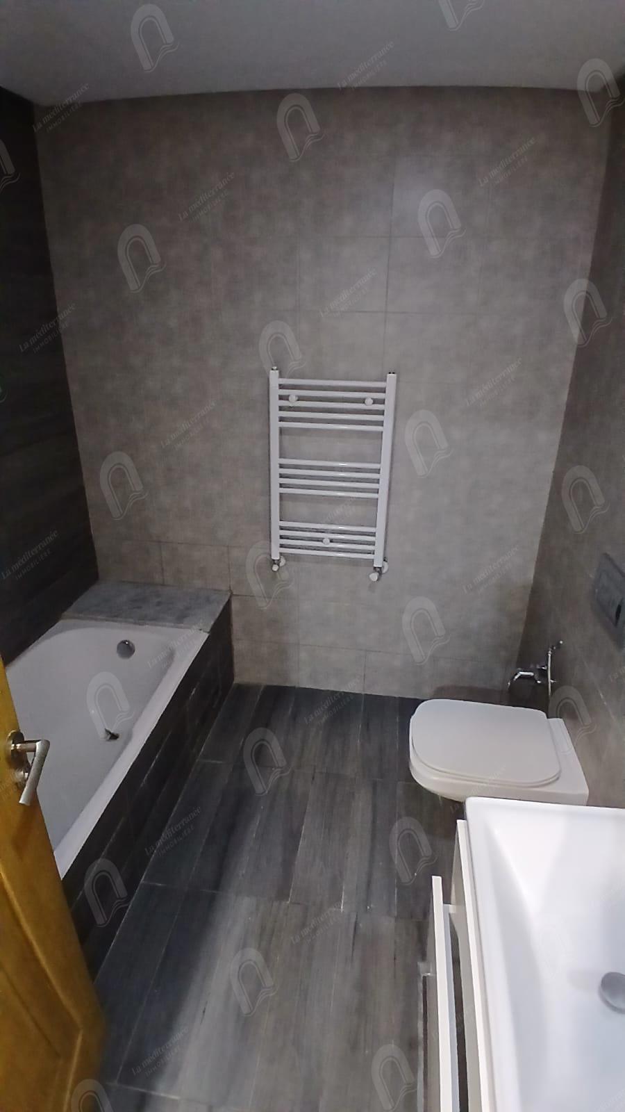 A louer un appartement S+2 hst au rdc