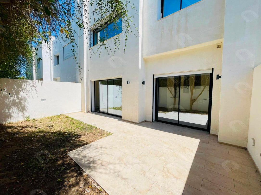 A louer un luxueux duplex à la soukra