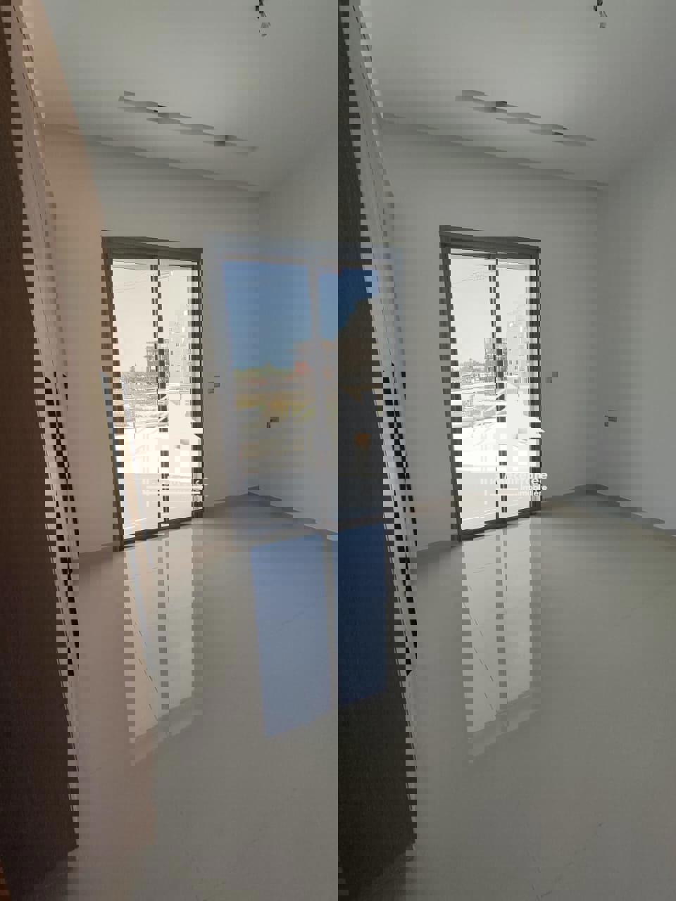 A vendre un S+1 neuf a cité Wahat